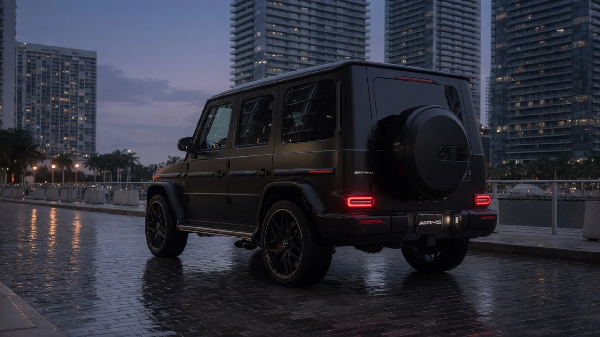 Mercedes-AMG G 63 view 2